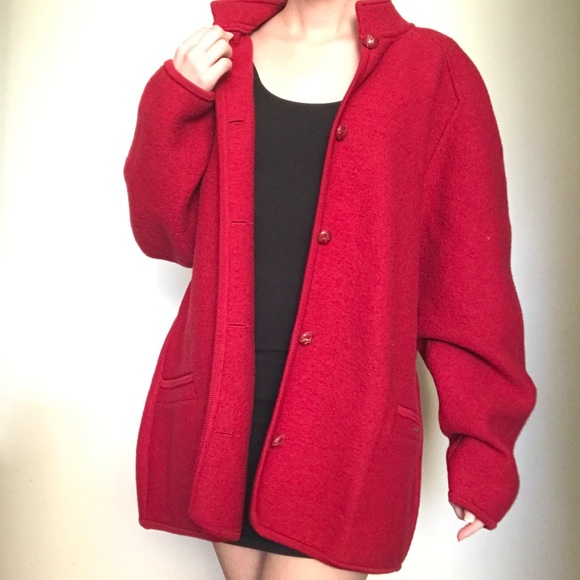 Lovely red coat - Picture 2 of 4